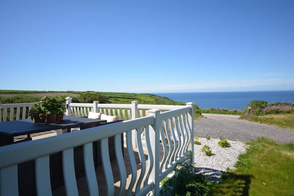 Bay View - Fantastic Views Of Whitsand Bay Torpoint Exterior photo
